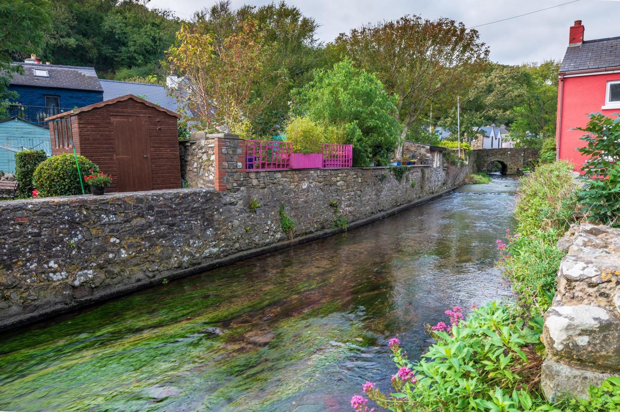 Riverside Bothy In Heart Of Scenic Harbour Village سولفا المظهر الخارجي الصورة